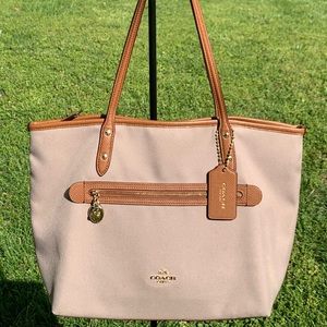 Coach Sawyer Tote F37237